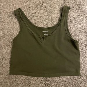 wild fable hunter green cropped tank top w/ notch